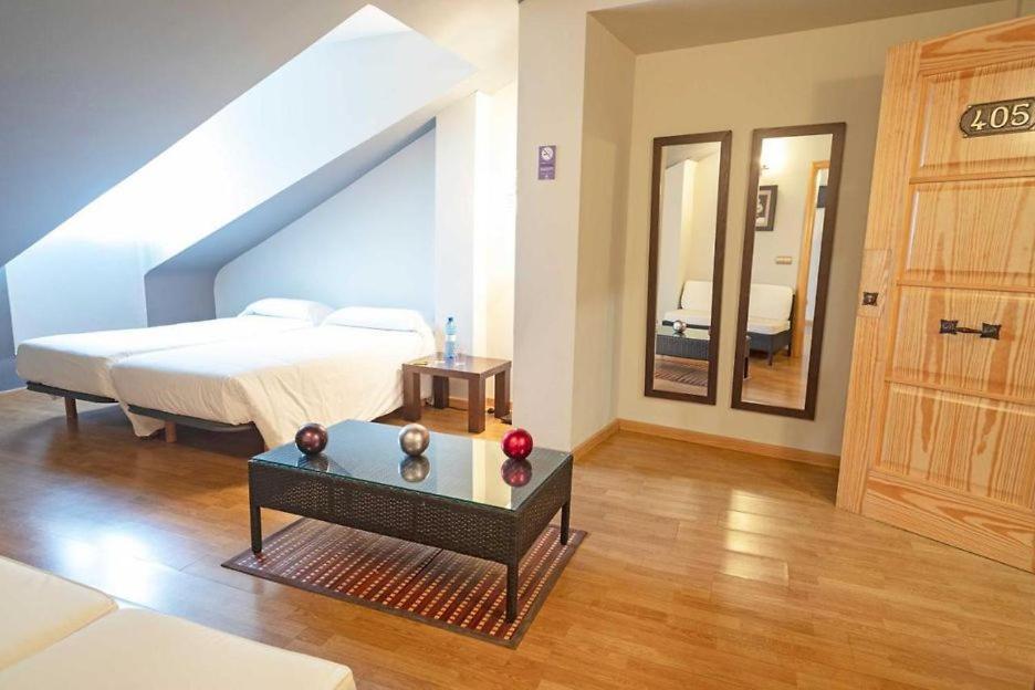 Hotel El Tratado 토르데실라 외부 사진