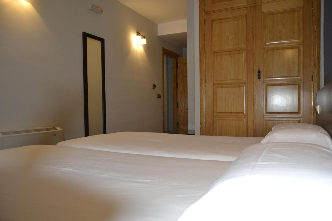 Hotel El Tratado 토르데실라 외부 사진