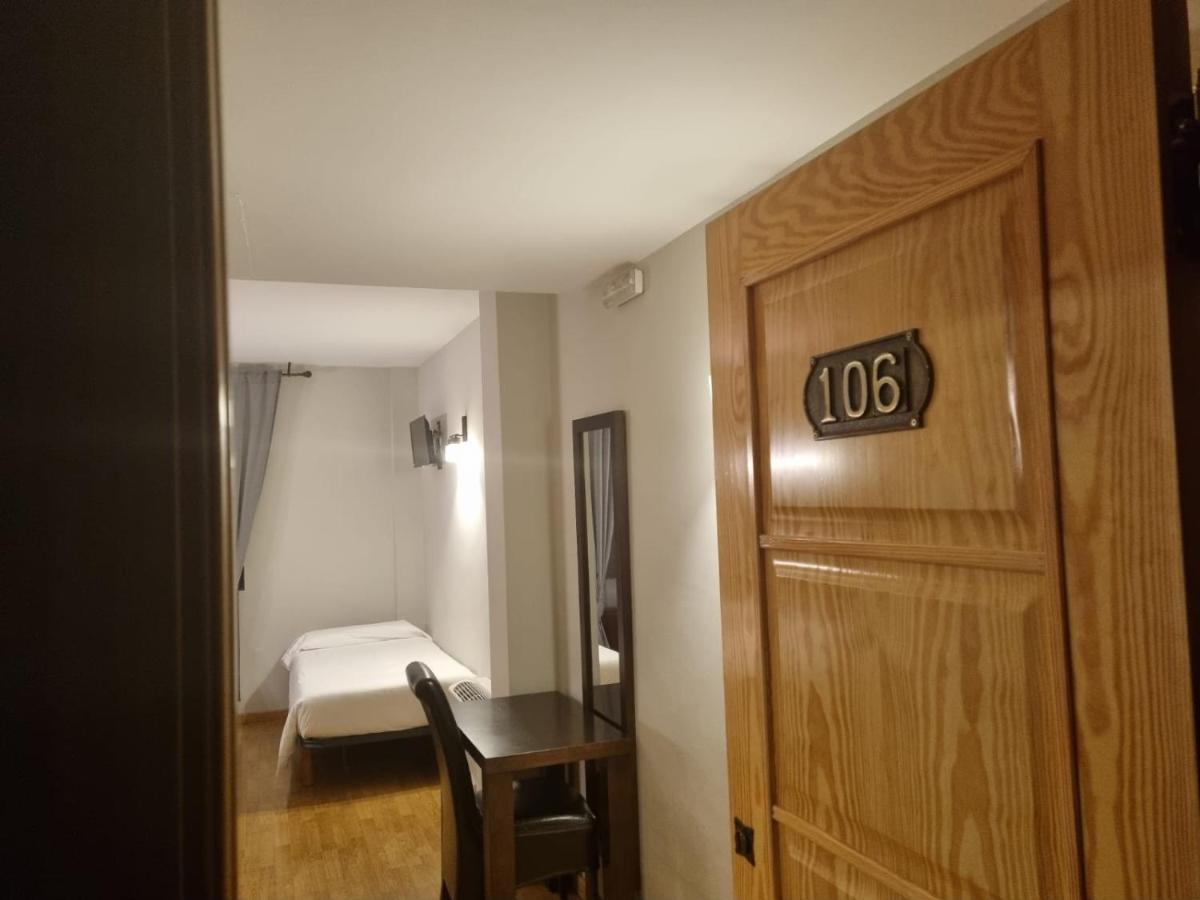 Hotel El Tratado 토르데실라 외부 사진