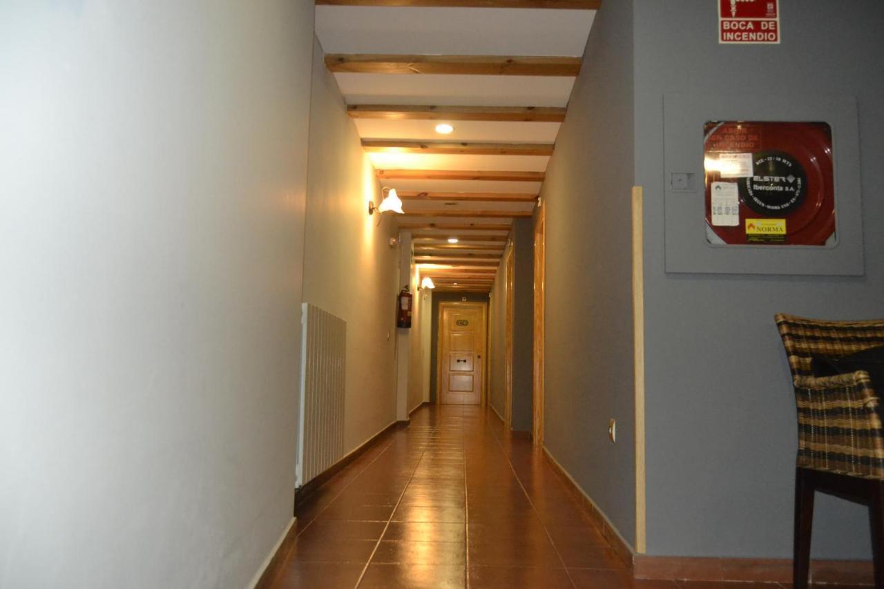 Hotel El Tratado 토르데실라 외부 사진