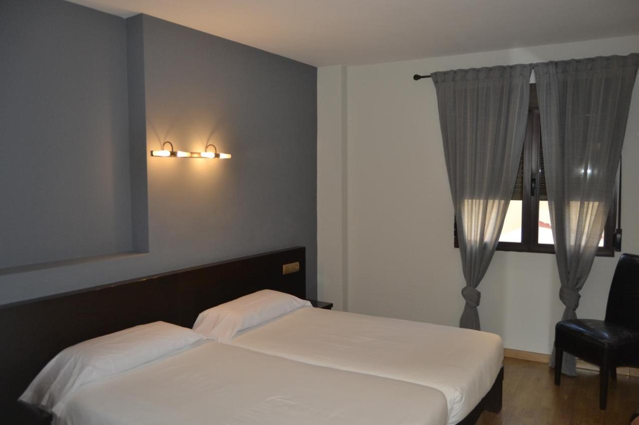 Hotel El Tratado 토르데실라 외부 사진