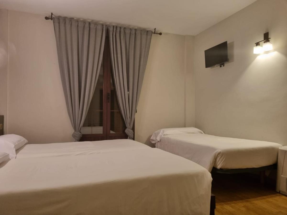 Hotel El Tratado 토르데실라 외부 사진